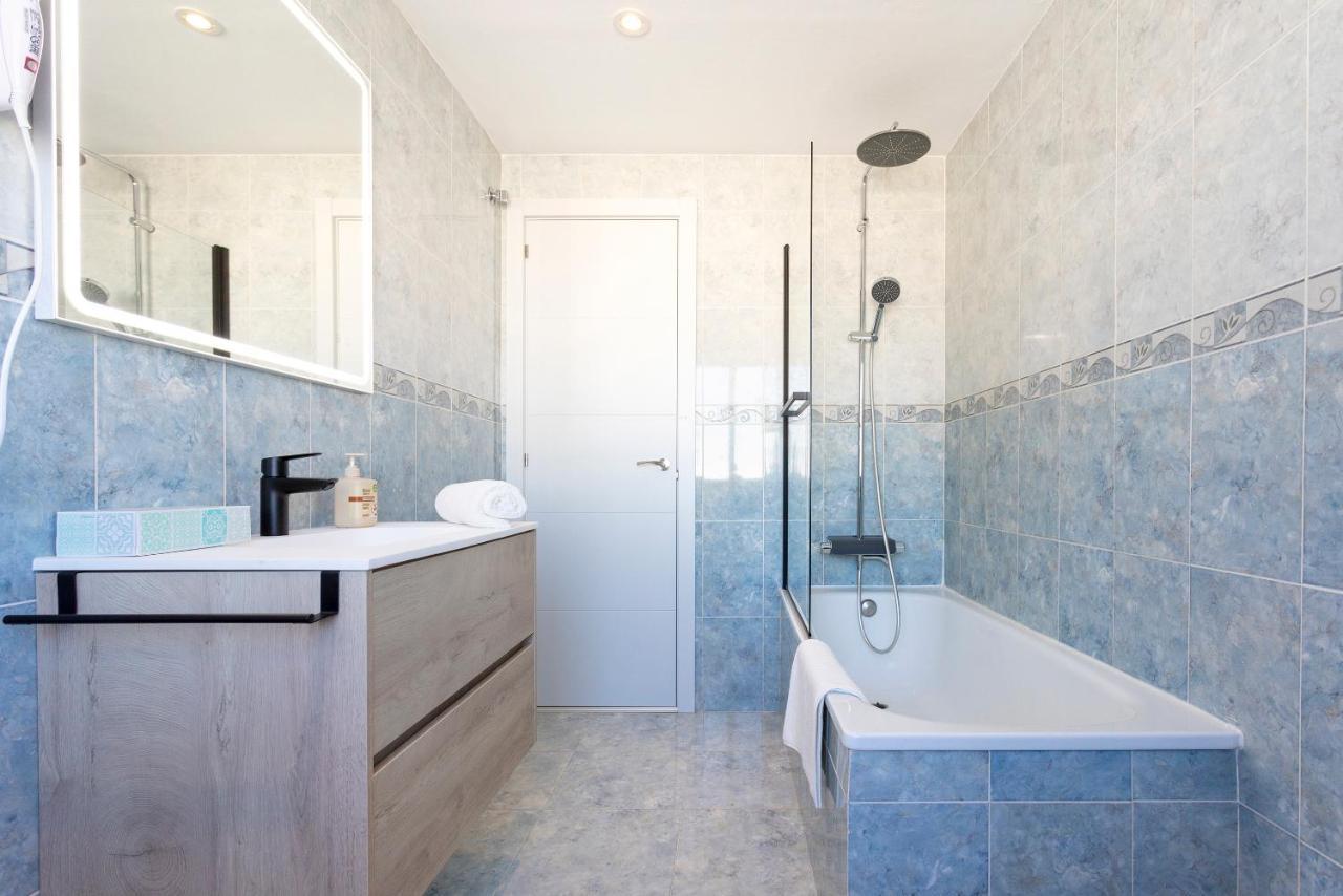 Fantastico Apartamento A Pie De Playa By Renthas Apartment Fuengirola Bagian luar foto